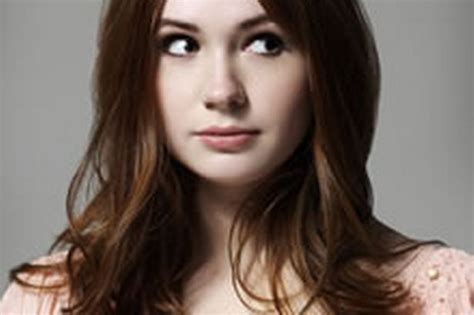 karen gillan desnuda|15 gorgeous photos of Karen Gillan, star of Jumanji。